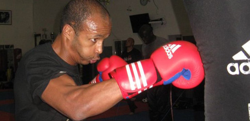 Préparation au combat ! Brahim Hanafi en plein entraînement de Full Contact